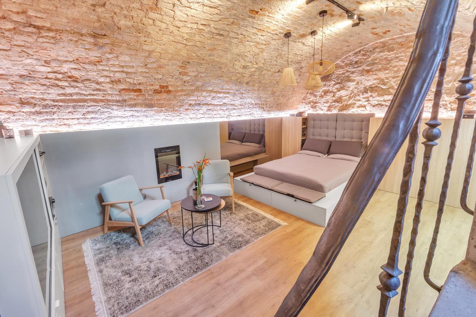 Historic & Modern Arch-studio - Arcloft07 Apartment