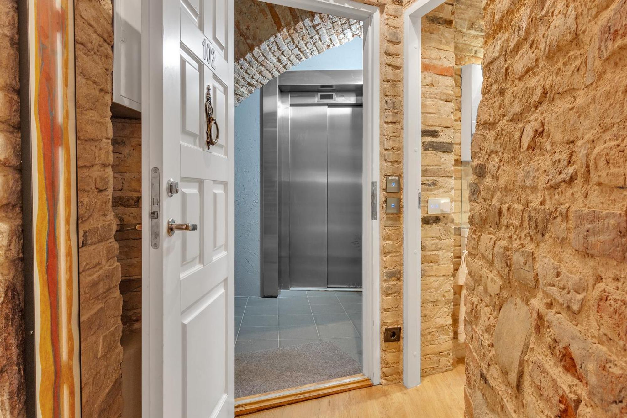 Historic & Modern Arch-studio - Arcloft07 Apartment Wilna