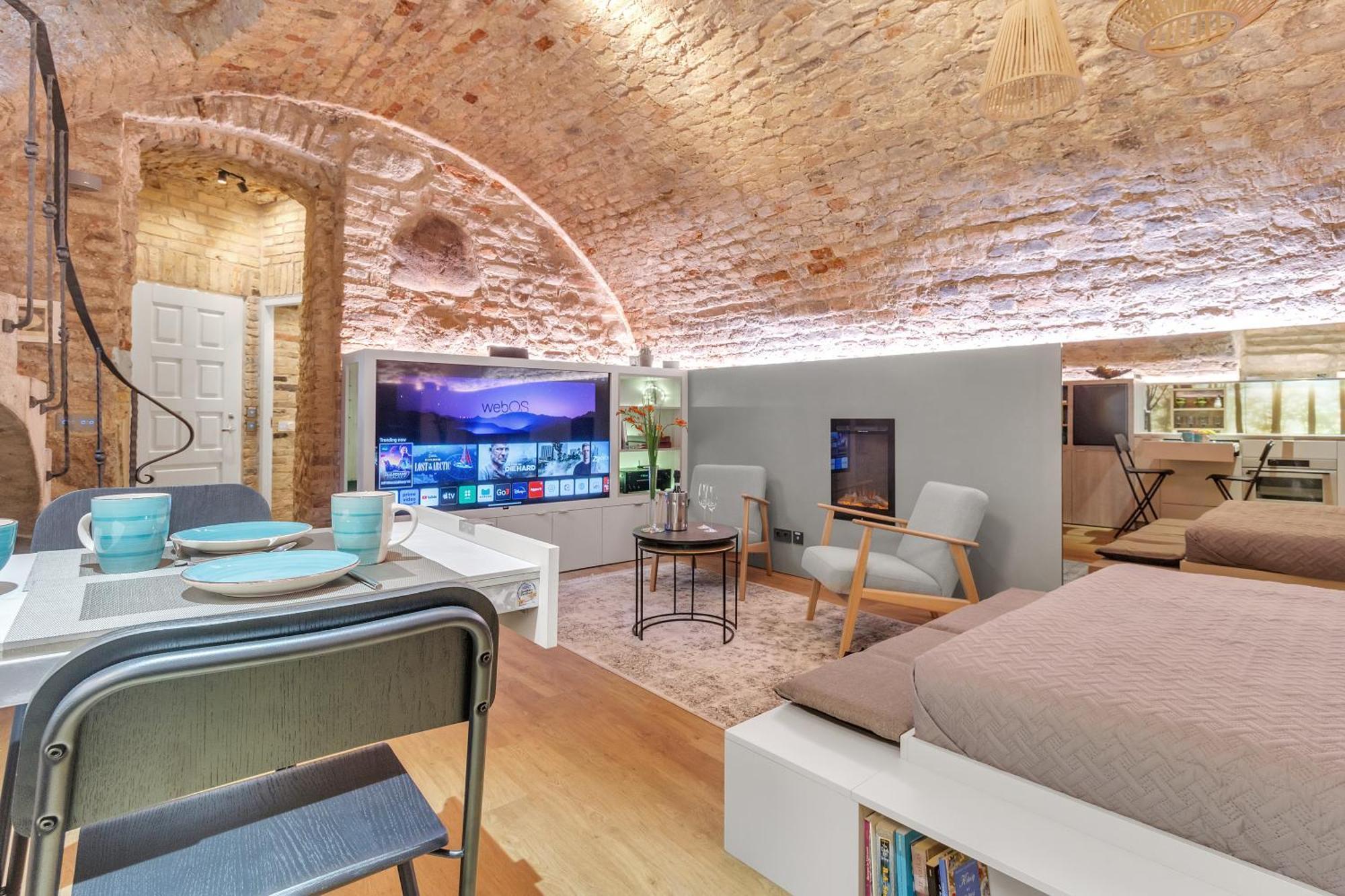 Historic & Modern Arch-studio - Arcloft07 Apartment Wilna